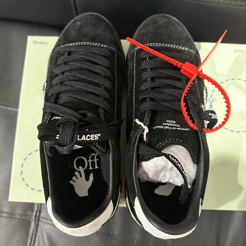 [SOLD on StockX] Off-white suede womens shoes - Picture 4 of 9